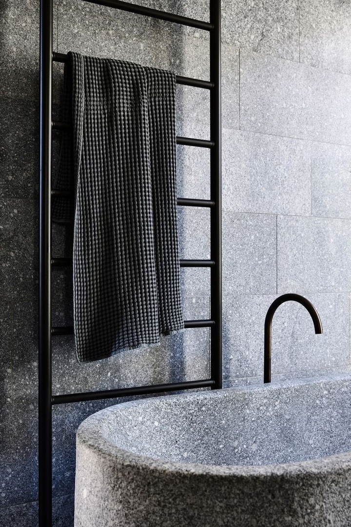 серый гранит